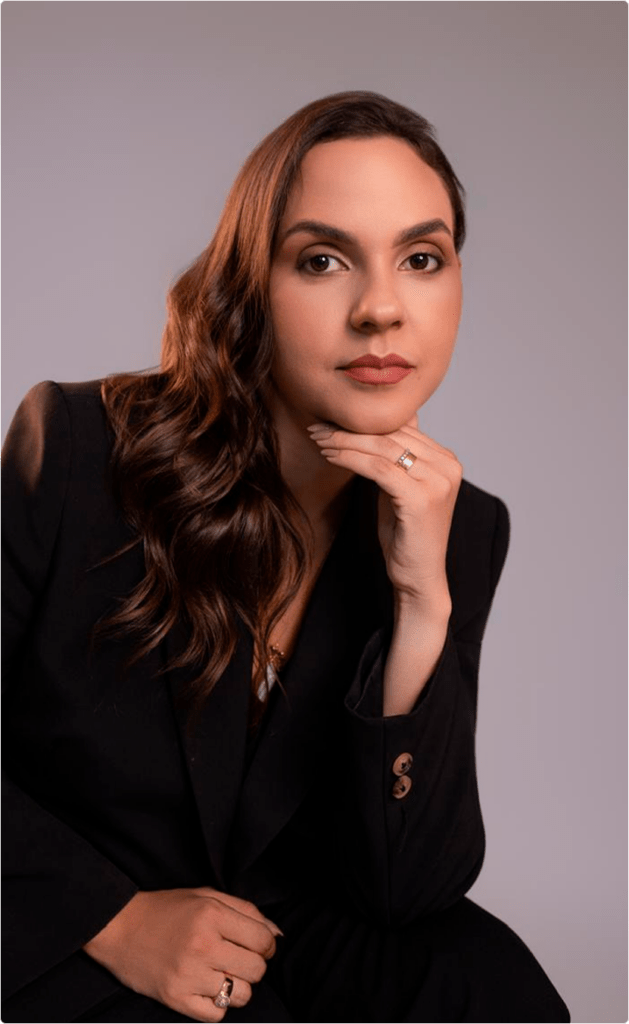 Foto séria camilla santana advogada trabalhista.